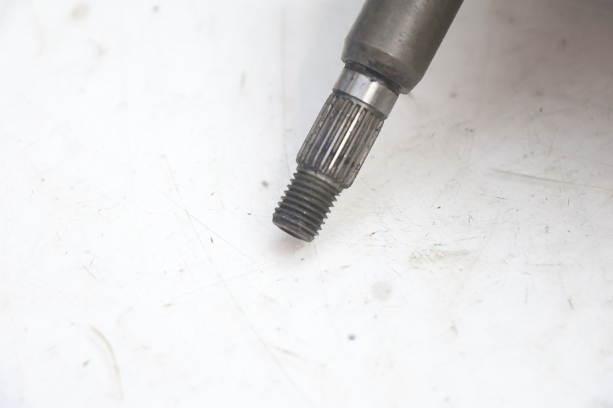 photo de REAR WHEEL SHAFT PEUGEOT LUDIX ONE 50 (2004 - 2006) - Markings and original references