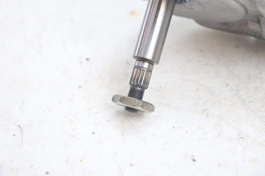 photo de REAR WHEEL SHAFT MBK MACH G AC 50 (2002 - 2014) - Technical close-up