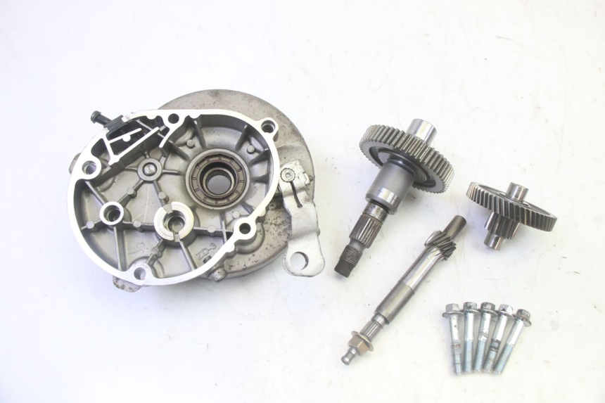 photo de REAR WHEEL SHAFT PIAGGIO NEW TYPHOON 50 (2010 - 2017) - Alternative perspective