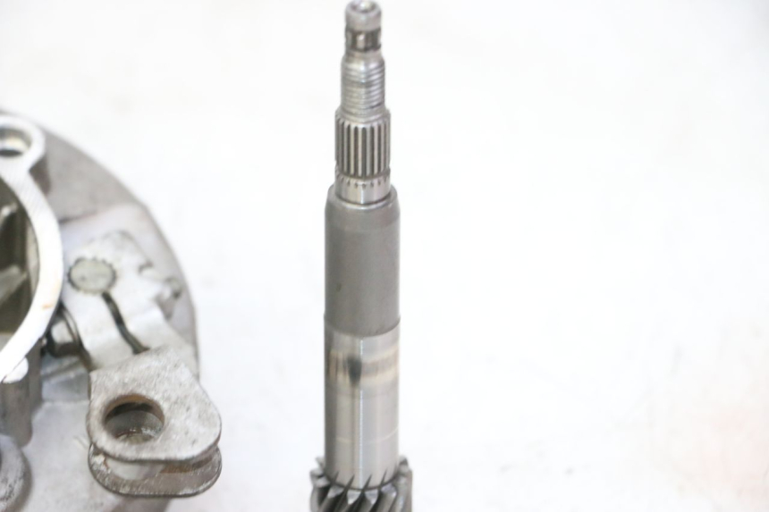 photo de REAR WHEEL SHAFT PIAGGIO NEW TYPHOON 50 (2010 - 2017) - Component zoom