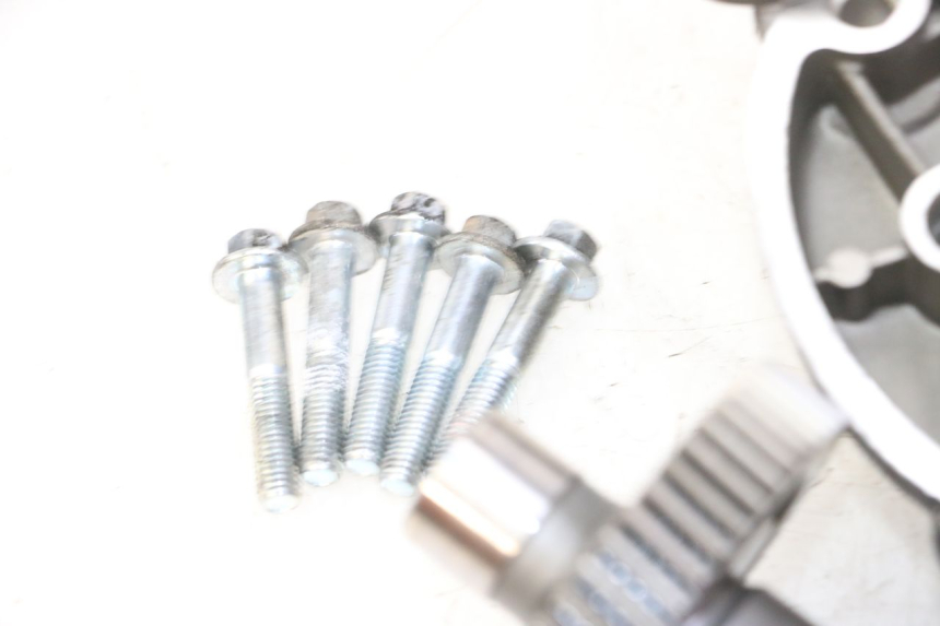 photo de REAR WHEEL SHAFT PIAGGIO NEW TYPHOON 50 (2010 - 2017) - Detailed visual inspection