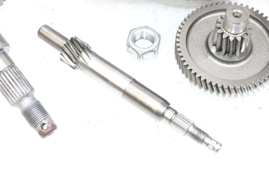 photo de REAR WHEEL SHAFT PIAGGIO NEW TYPHOON 50 (2018 - 2021) - Alternative angle