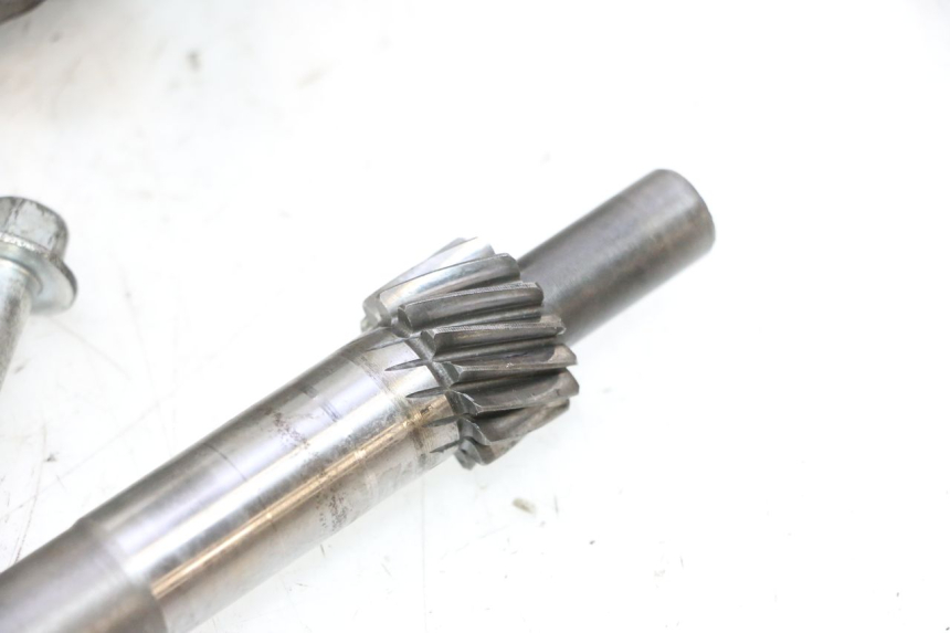 photo de REAR WHEEL SHAFT PIAGGIO NEW TYPHOON 50 (2018 - 2021) - Alternative angle