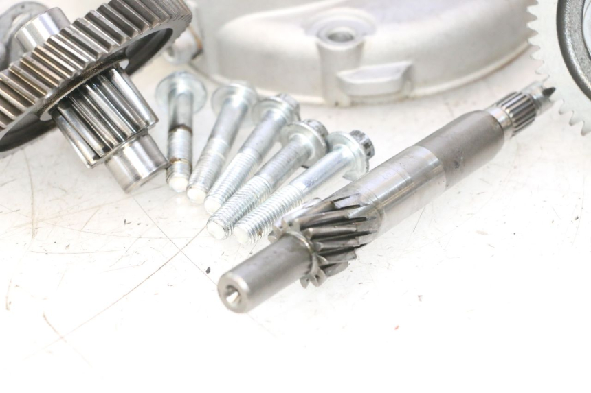 photo de REAR WHEEL SHAFT PIAGGIO NEW TYPHOON 50 (2018 - 2021) - High-resolution close-up