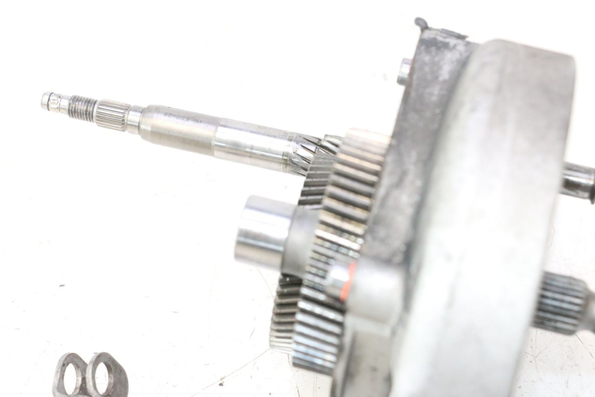 photo de REAR WHEEL SHAFT PIAGGIO NEW TYPHOON 50 (2018 - 2021) - Detailed visual inspection