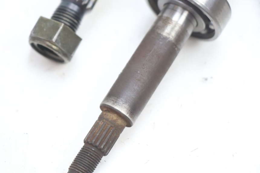 photo de REAR WHEEL SHAFT MBK NITRO 50 (2004 - 2008) - Markings and original references
