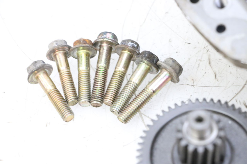 photo de REAR WHEEL SHAFT SYM ORBIT 2 50 (2008 - 2014) - High-resolution close-up