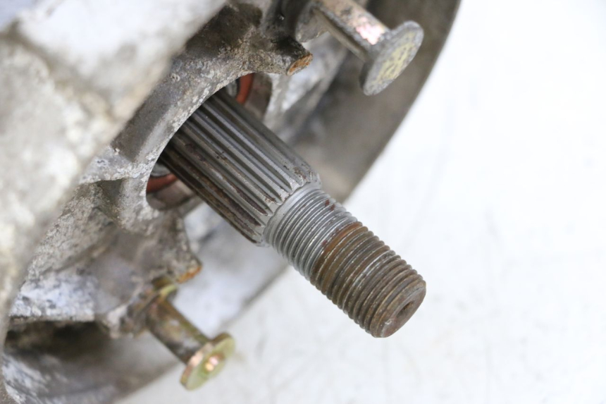 photo de REAR WHEEL SHAFT SYM ORBIT 2 50 (2008 - 2014) - Technical close-up