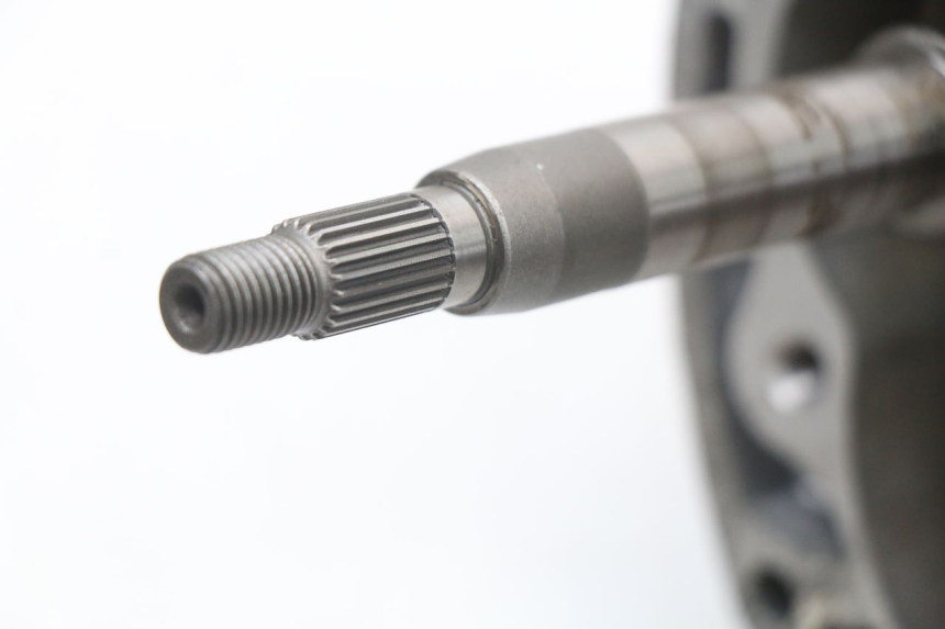 photo de REAR WHEEL SHAFT SYM ORBIT 50 (2008 - 2010) - Alternative perspective