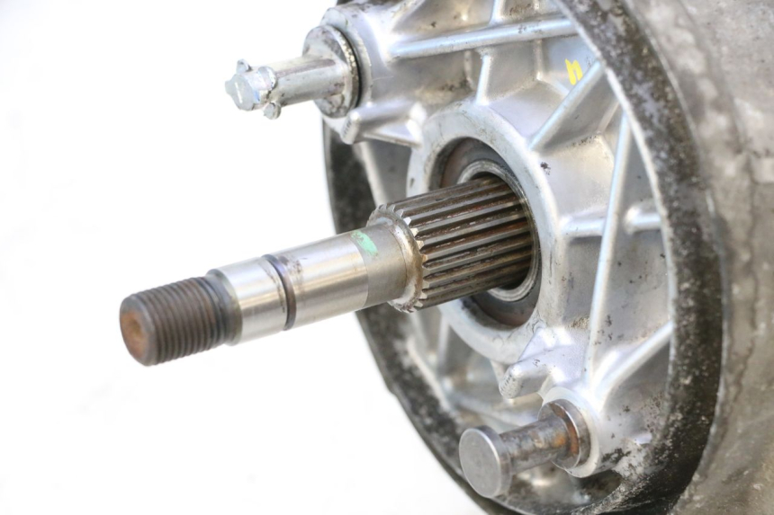 photo de REAR WHEEL SHAFT HONDA PCX (JF57/JF64) 125 (2014 - 2018) - Alternative perspective