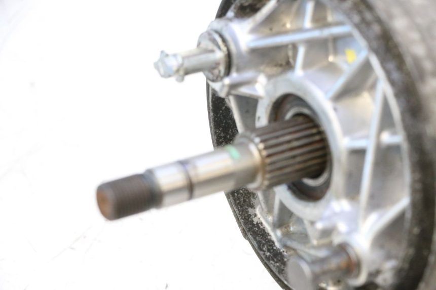 photo de REAR WHEEL SHAFT HONDA PCX (JF57/JF64) 125 (2014 - 2018) - Technical close-up