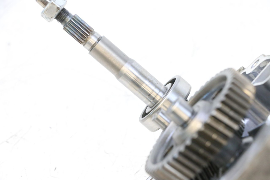 photo de REAR WHEEL SHAFT HONDA PCX (JF57/JF64) 125 (2014 - 2018) - Surface and material condition