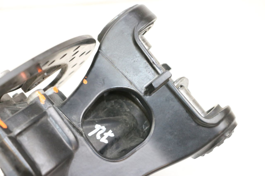 photo de REAR WHEEL SHAFT BMW R GS 1250 (2021 - 2024) - Detailed visual inspection