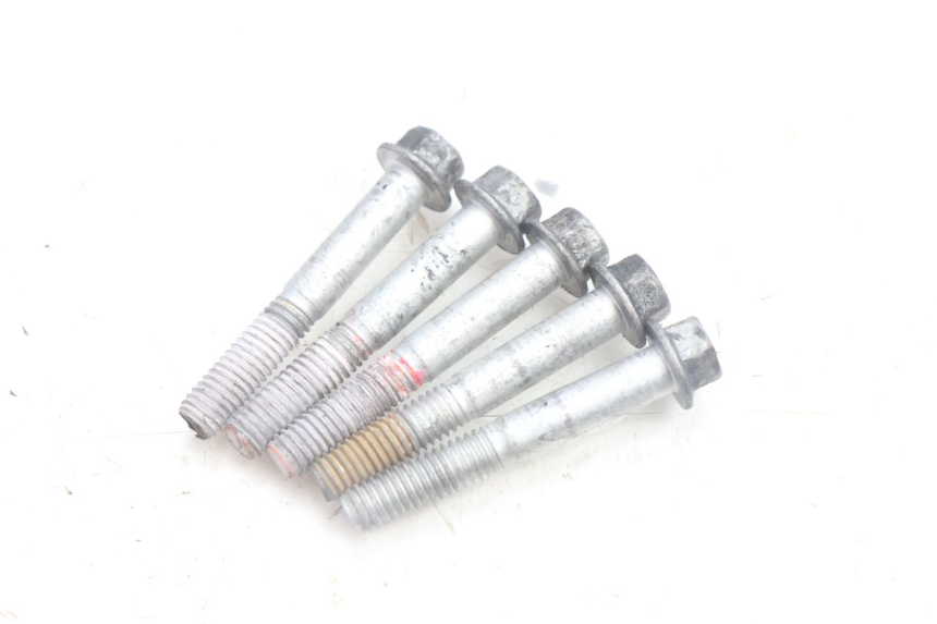 photo de REAR WHEEL SHAFT GILERA RUNNER SP 50 (2002 - 2004) - Distinctive features