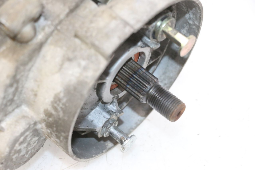photo de REAR WHEEL SHAFT JM MOTORS SANTANA 50 (2014 - 2023) - Fixing points details