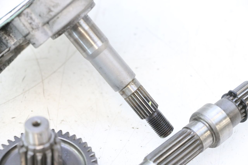 photo de REAR WHEEL SHAFT RAZZO STEED 125 (2012 - 2018) - Supplementary product photo