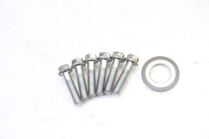 photo de REAR WHEEL SHAFT PEUGEOT STREETZONE I NAKED 2T 50 (2018 - 2020) - Distinctive features