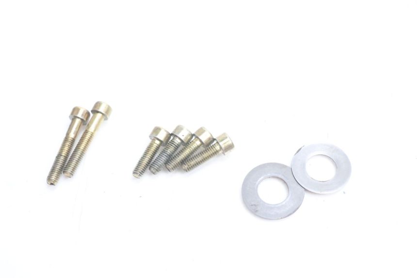 photo de REAR WHEEL SHAFT MBK STUNT NAKED 50 (2004 - 2018) - Distinctive features