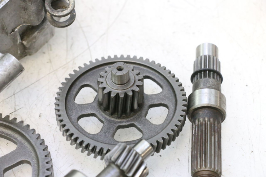 photo de REAR WHEEL SHAFT KYMCO SUPER 8 2T 50 (2007 - 2013) - Alternative perspective