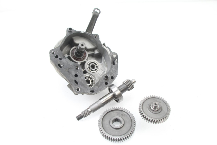 photo de REAR WHEEL SHAFT SYM TONIK 125 (2010 - 2014) - Alternative perspective