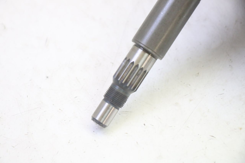 photo de REAR WHEEL SHAFT YAMAHA TRICITY 300 (2020 - 2024) - Component zoom