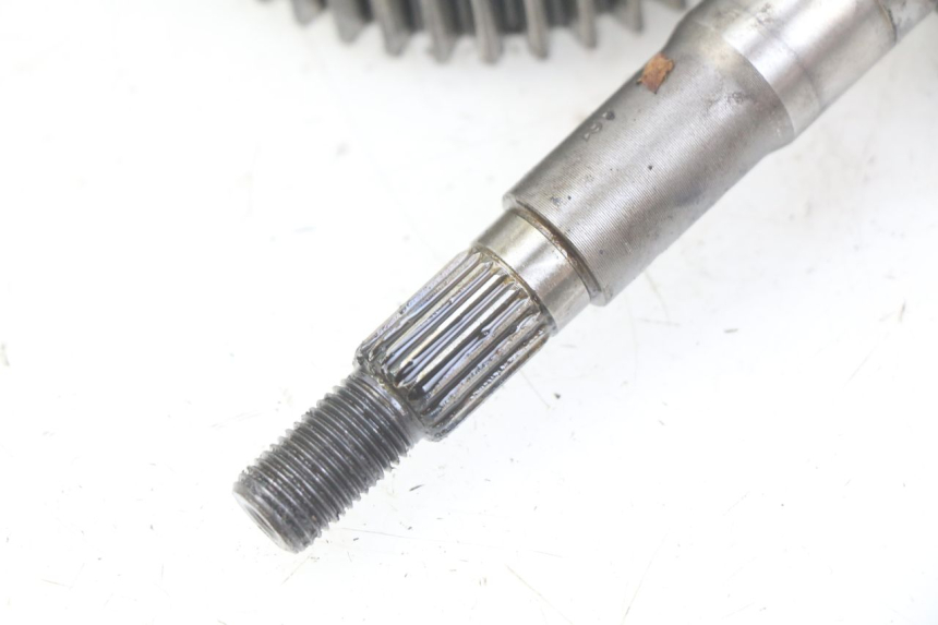 photo de REAR WHEEL SHAFT PEUGEOT TWEET 125 (2010 - 2017) - Detailed visual inspection