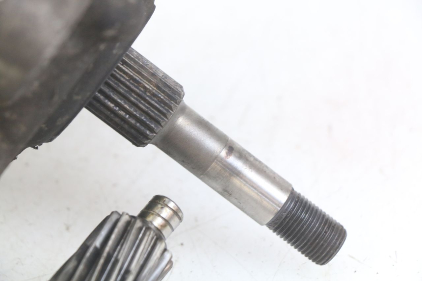 photo de REAR WHEEL SHAFT PEUGEOT TWEET 125 (2010 - 2017) - Markings and original references