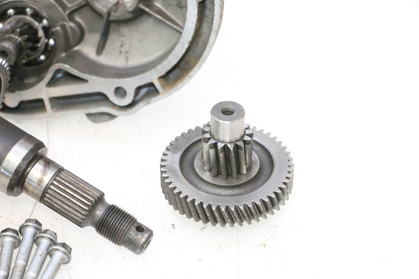 photo de REAR WHEEL SHAFT PIAGGIO TYPHOON 50 (2000 - 2009) - High-resolution close-up