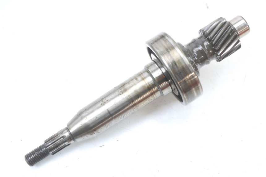 photo de REAR WHEEL SHAFT SUZUKI UH BURGMAN 125 (2002 - 2006) - High-resolution close-up
