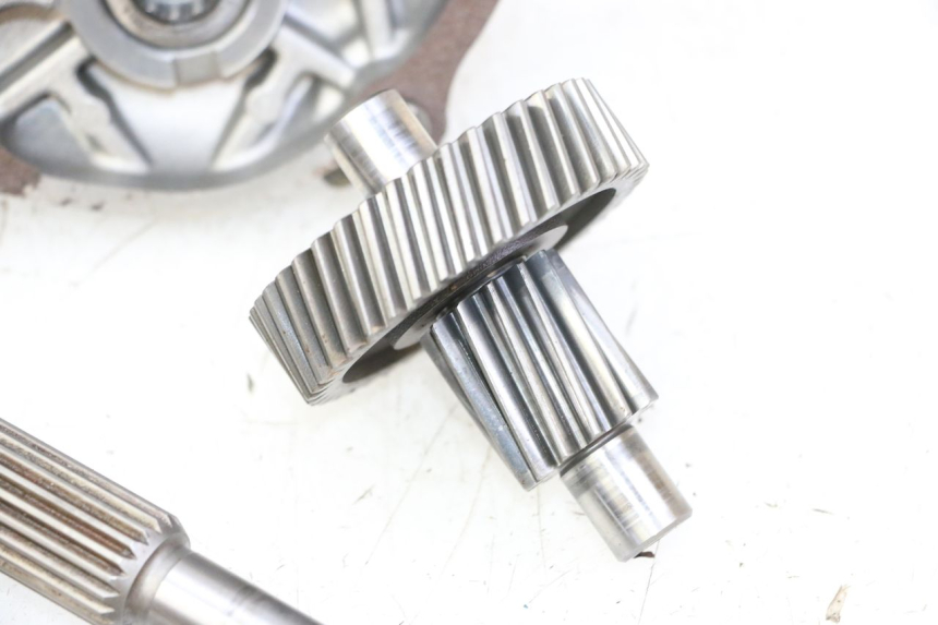 photo de REAR WHEEL SHAFT YAMAHA X-CITY XCITY 125 (2007 - 2013) - Surface and material condition