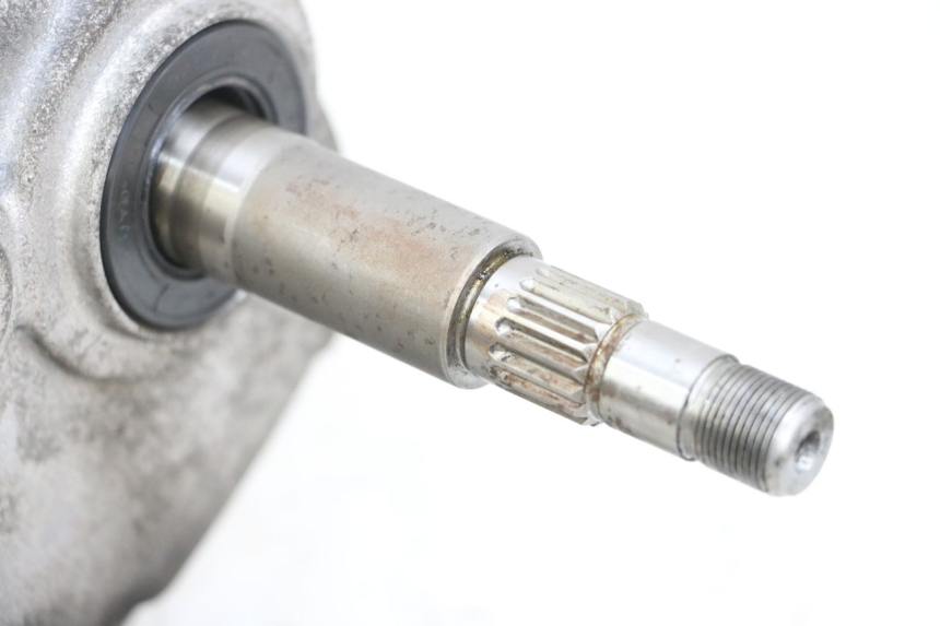 photo de REAR WHEEL SHAFT YAMAHA X-MAX XMAX 125 (2010 - 2013) - Alternative perspective