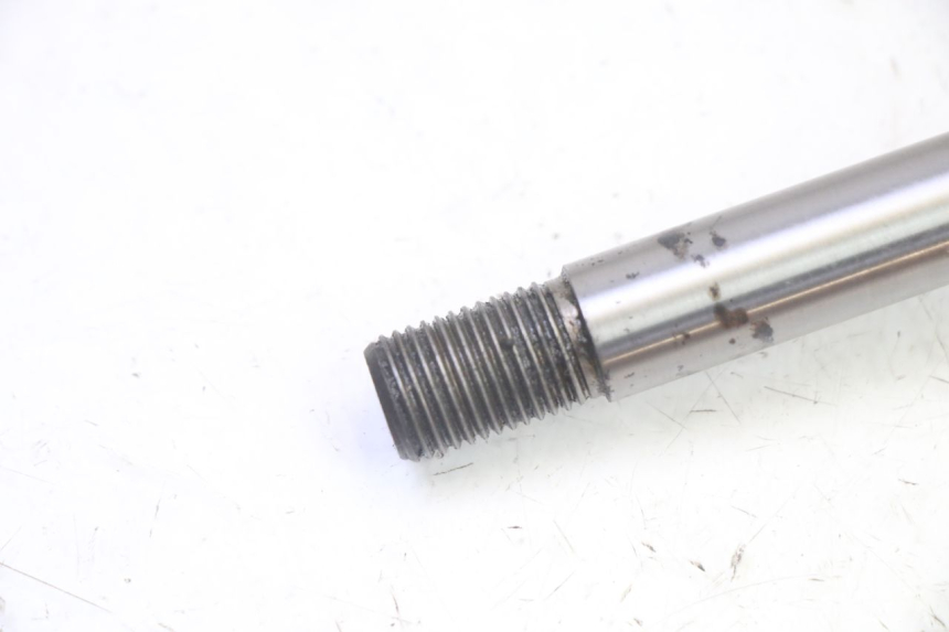 photo de REAR WHEEL SHAFT YAMAHA X-MAX XMAX 125 (2010 - 2013) - Additional view of the item