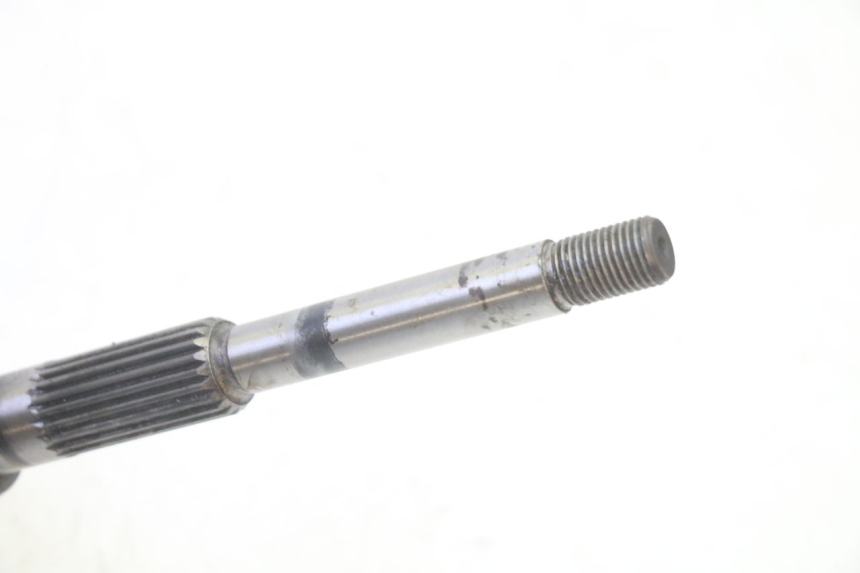 photo de REAR WHEEL SHAFT YAMAHA X-MAX XMAX 125 (2010 - 2013) - Zoom on usage condition