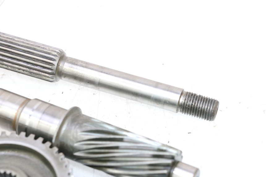 photo de REAR WHEEL SHAFT YAMAHA X-MAX XMAX 125 (2010 - 2013) - Alternative perspective