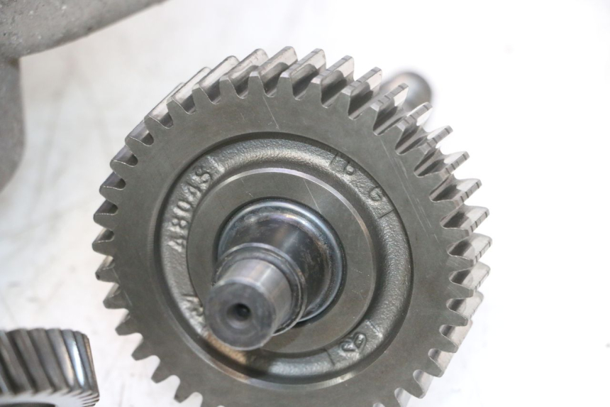 photo de REAR WHEEL SHAFT PIAGGIO X8 STREET 125 (2006 - 2007) - Surface and material condition