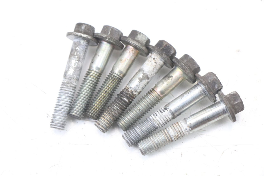 photo de REAR WHEEL SHAFT PIAGGIO X8 125 (2004 - 2007) - Component zoom