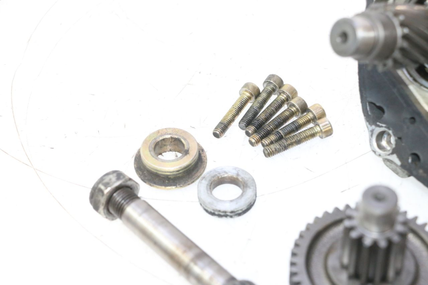photo de REAR WHEEL SHAFT YAMAHA YP MAJESTY 125 (2007 - 2010) - Additional view of the item