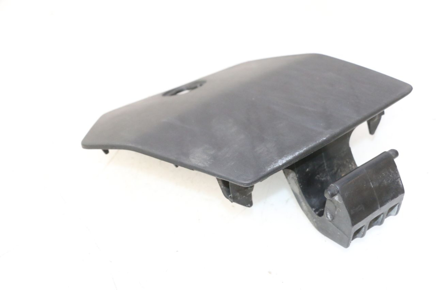 photo de FUEL FLAP PEUGEOT CITYSTAR 125 (2011 - 2017) - Zoom on usage condition