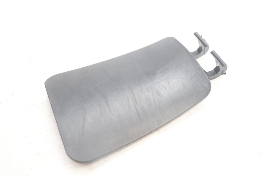 photo de FUEL FLAP PIAGGIO MP3 125 (2006 - 2014) - Alternative perspective
