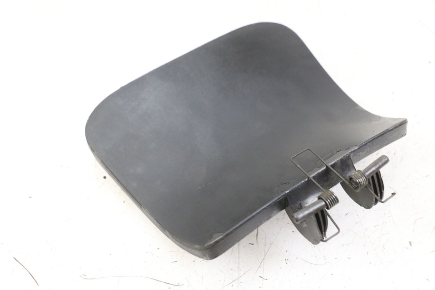 photo de FUEL FLAP PIAGGIO BEVERLY 125 (1998 - 2005) - Alternative perspective