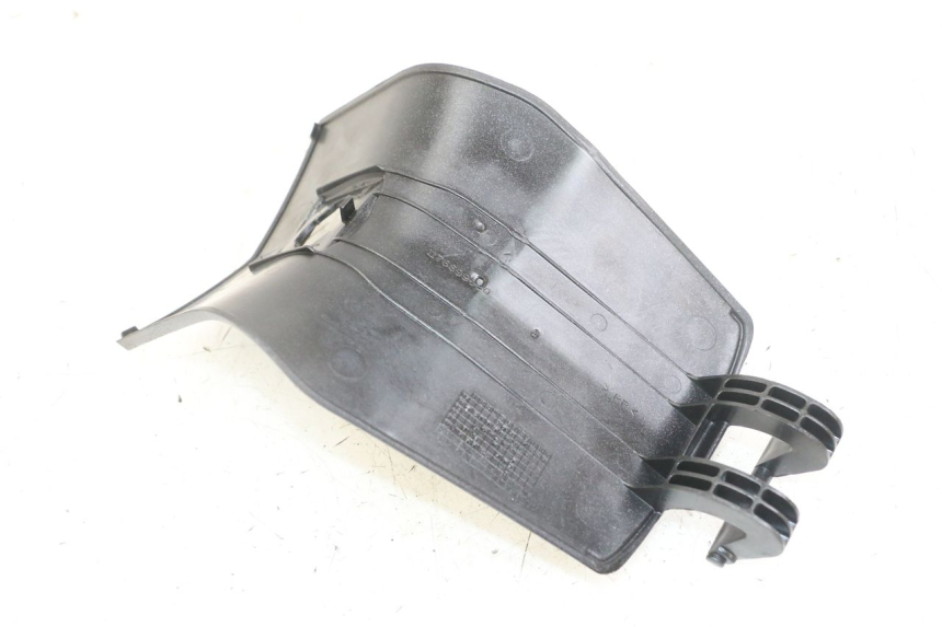 photo de FUEL FLAP PEUGEOT SATELIS 125 (2013 - 2018) - Zoom on usage condition