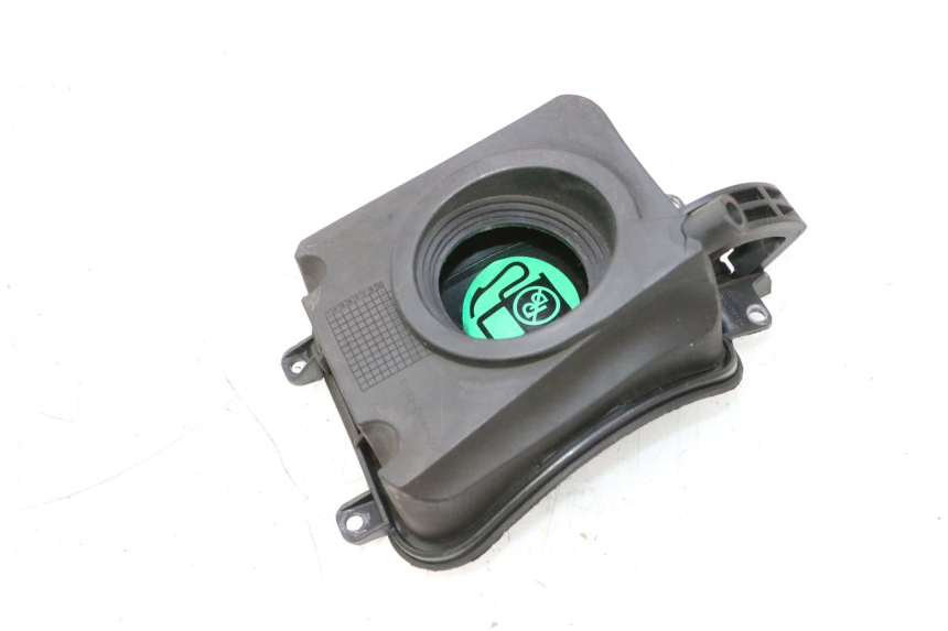 photo de FUEL CAP YAMAHA XMAX X-MAX 125 (2006 - 2009) - Fixing points details