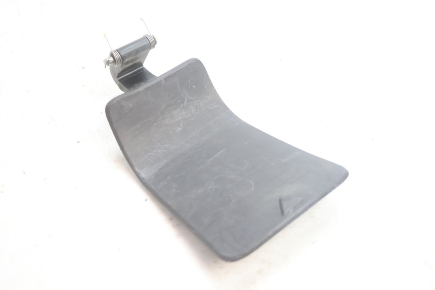 photo de FUEL FLAP YAMAHA X-MAX XMAX 125 (2010 - 2013) - Zoom on usage condition
