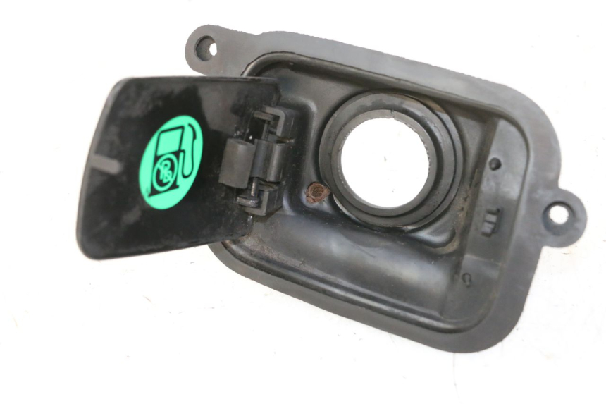 photo de FUEL CAP YAMAHA YP MAJESTY 125 (2007 - 2010) - Technical close-up