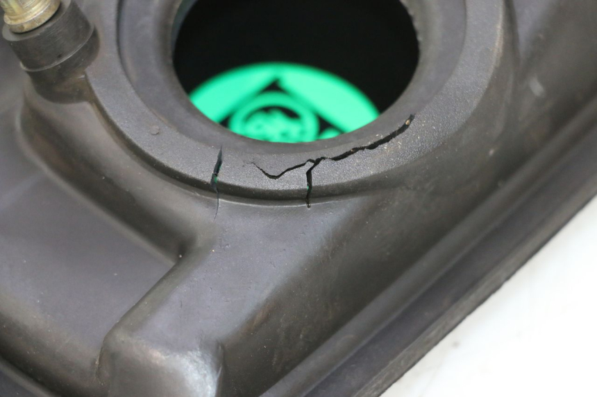 photo de FUEL CAP YAMAHA YP MAJESTY 125 (2007 - 2010) - Fixing points details