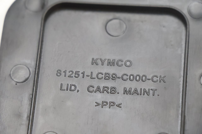 photo de INSPECTION COVER KYMCO AGILITY 4T 10" 50 (2005 - 2018) - Technical close-up