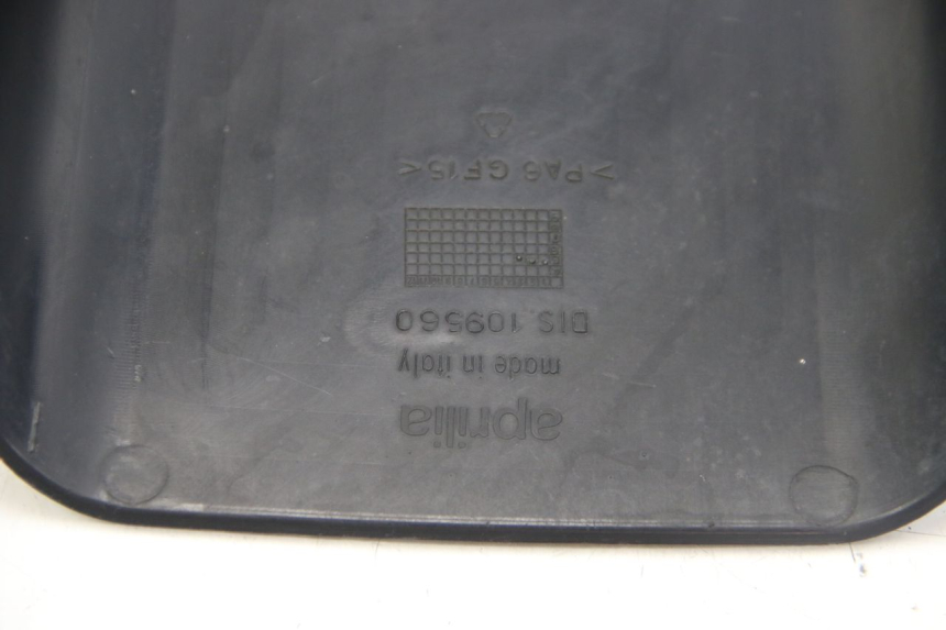 photo de ACCESS PANEL APRILIA ATLANTIC 500 (2002 - 2003) - Fixing points details