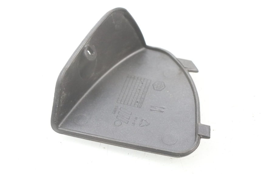 photo de FRONT INSPECTION COVER PIAGGIO BEVERLY 125 (1998 - 2005) - Component detail