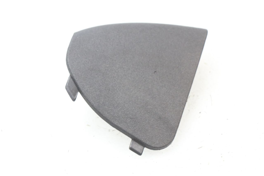 photo de FRONT INSPECTION COVER PIAGGIO BEVERLY 125 (1998 - 2005) - Zoom on usage condition