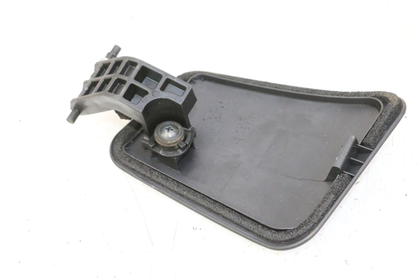 photo de FRONT INSPECTION COVER SUZUKI BURGMAN 125 (2007 - 2014) - Alternative perspective